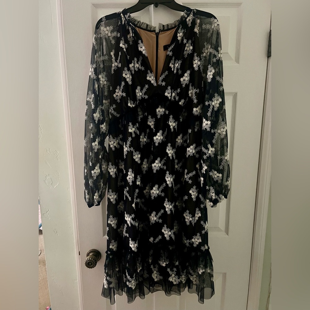 BCBGMaxAzria Black & White Long Sleeve Floral Dress White Embroidery Size L
